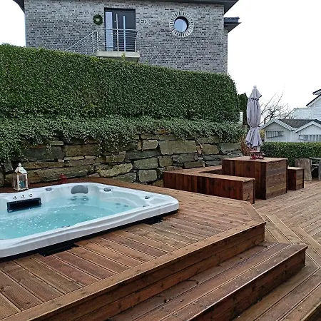 Sentral Sorlandsidyll Med Boblebad Og Hjemmekino Holiday home Kristiansand