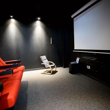 בית נופש Sentral Sorlandsidyll Med Boblebad Og Hjemmekino *