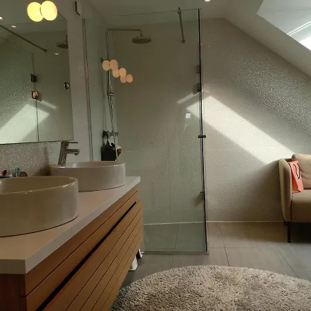 Sentral Sorlandsidyll Med Boblebad Og Hjemmekino Holiday home Kristiansand