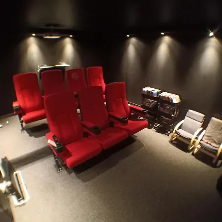 Sentral Sorlandsidyll Med Boblebad Og Hjemmekino