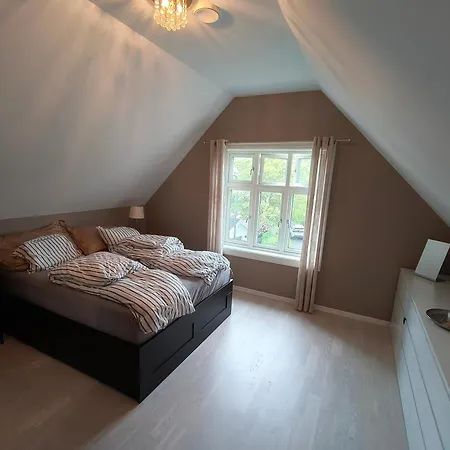 Sentral Sorlandsidyll Med Boblebad Og Hjemmekino Holiday home *